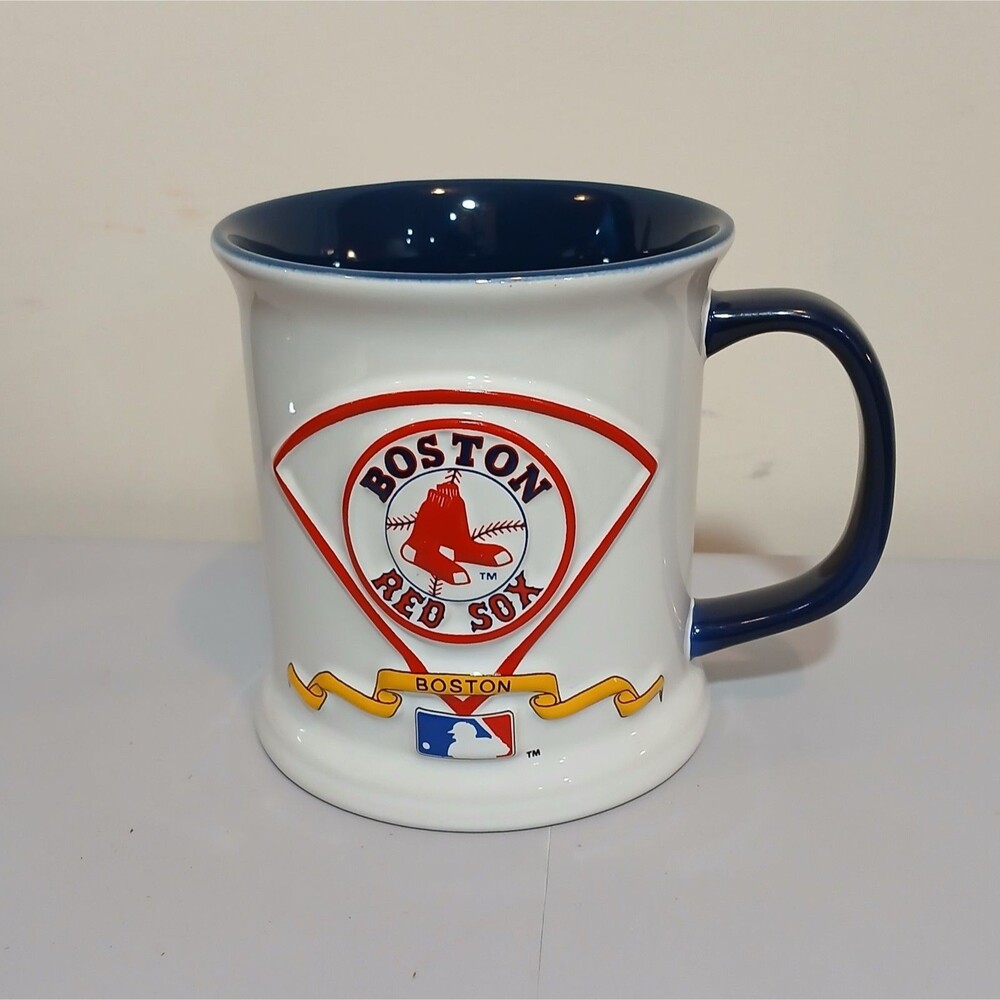 Boston Red Sox Official Coffee Mug Baseball MLB Hunter MLB 16oz Embossed Cup